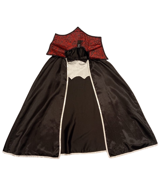 رداء مصاصي الدماء للبالغين فقط في الهالوين (الرداء فقط )